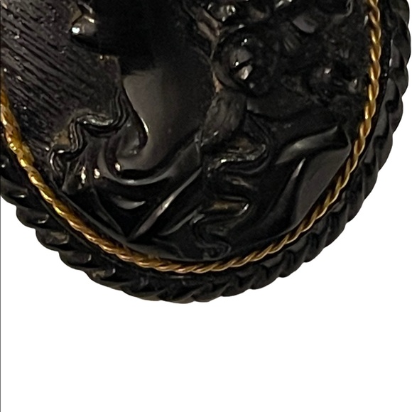 Antique Large Black Mourning JET Carved? Cameo with Gold band - Picture 11 of 11